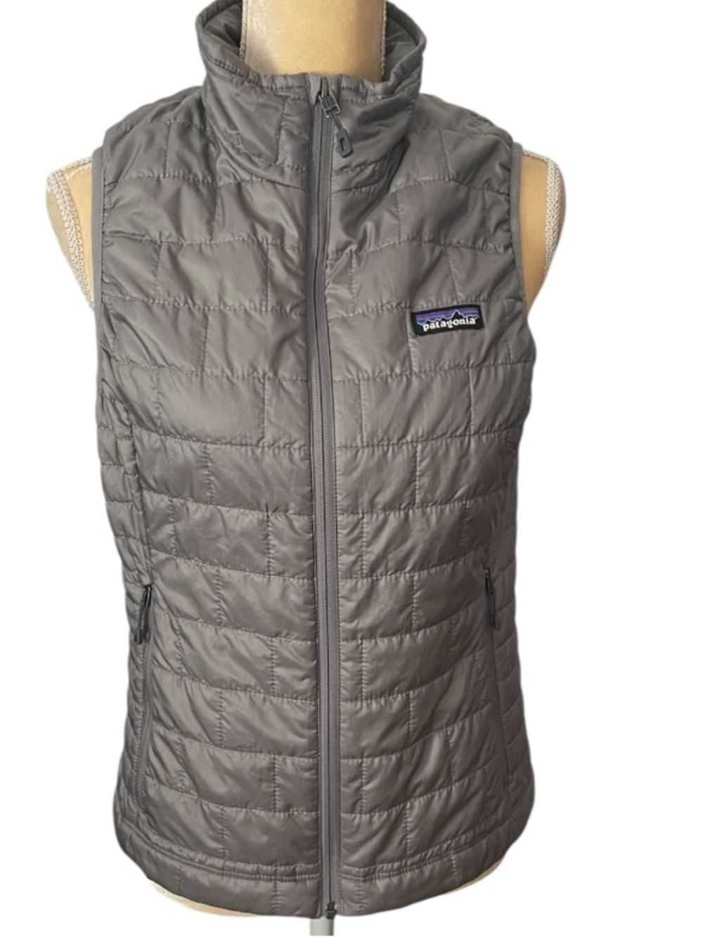 Patagonia Quilted Vest Women Size S Gray Lightweight Zip Puffer